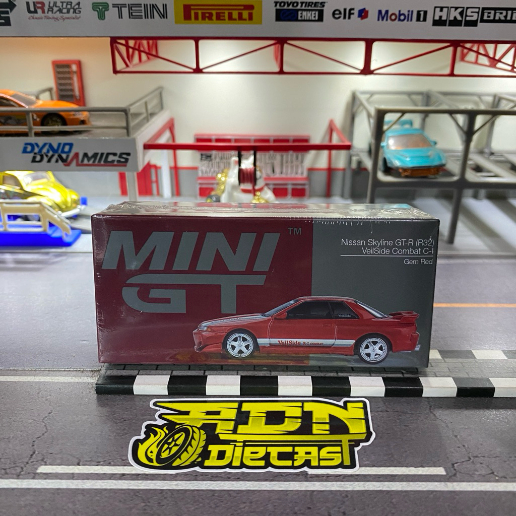 Jual Mini GT Nissan Skyline GT-R (R32) VeilSide Combat Gem Red | Shopee ...