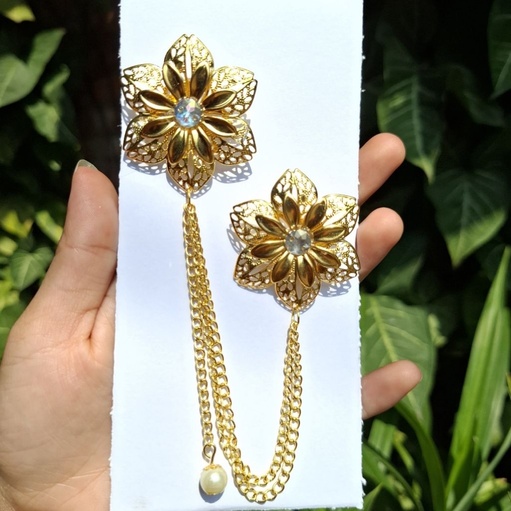 Jual Bros rantai kebaya/ pin kebaya kekinian berbagai macam motif ...