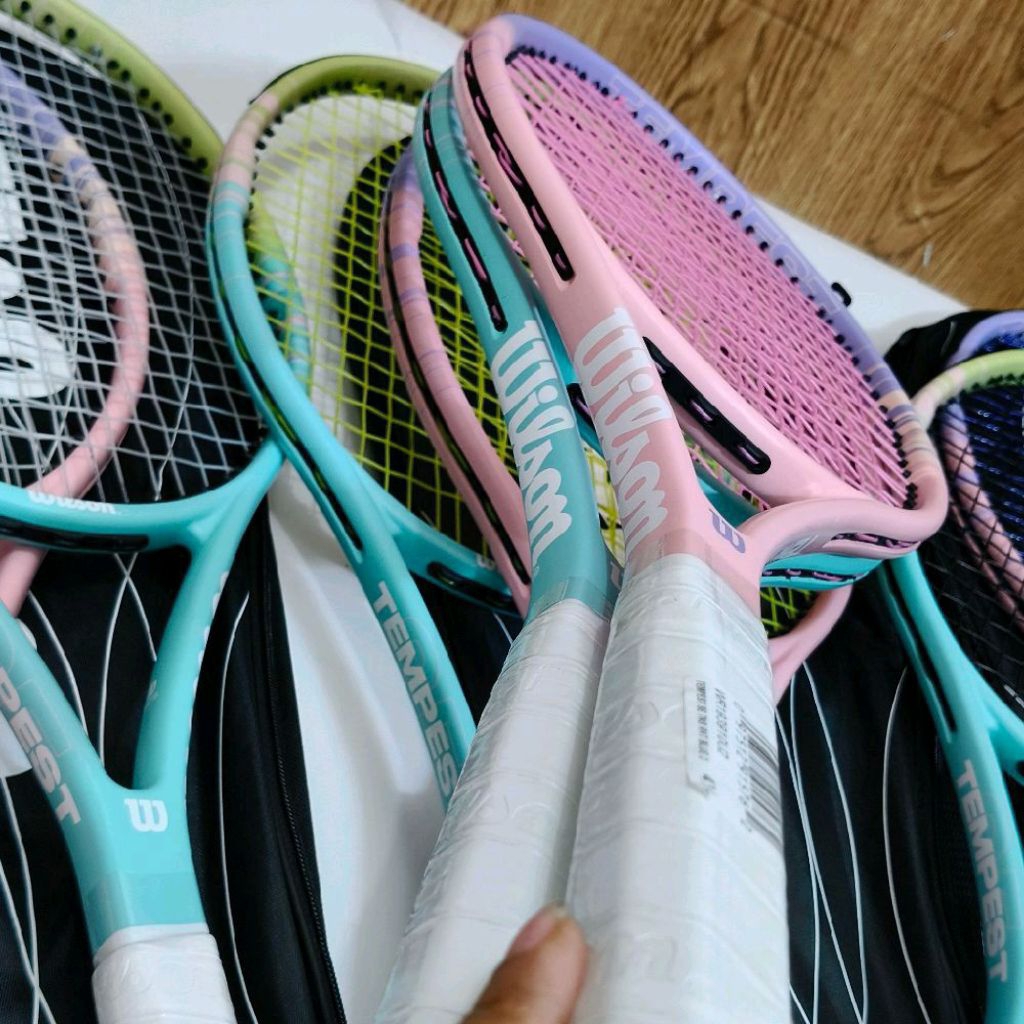 Jual RAKET TENIS WANITA WILSON TEMPEST BLUE CHERRY PINK CARBON VARIAN ...