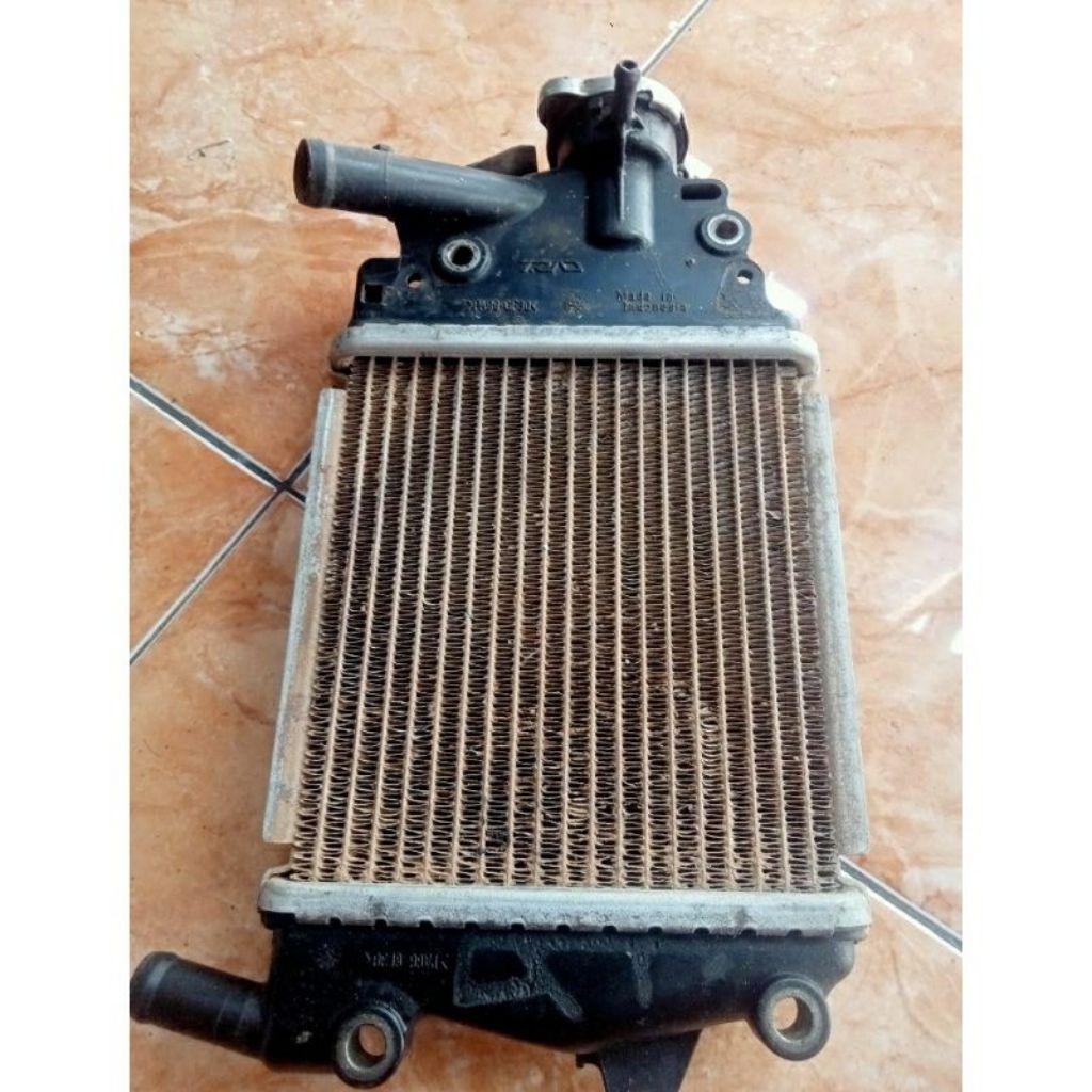Jual Radiator Honda Vario 125 old sp bohlam kzr original cabutan ...