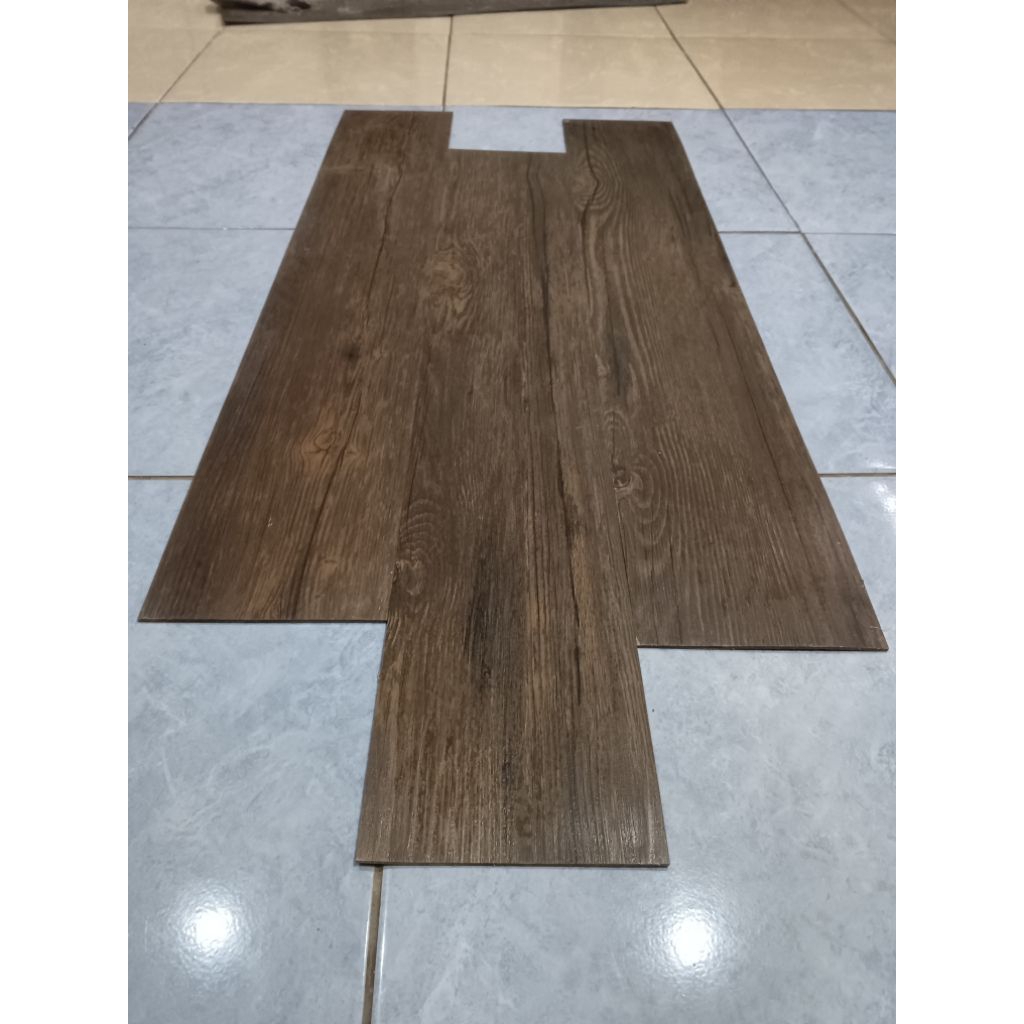 Vinyl lantai kayu /Vinyl  second berkualitas