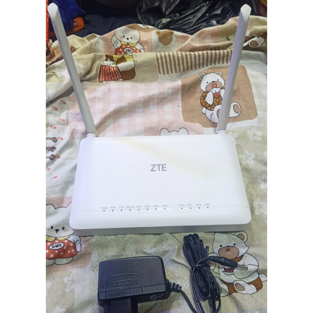 Jual ZTE GPON ONT ZXHN F670L Dualband 2,4 Ghz-5Ghz Port Biru .Second ...