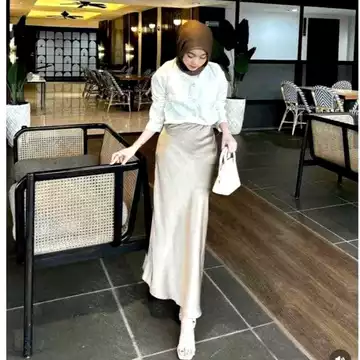 Rok Satin Mermaid A Line Wanita Dengan Bahan Nyaman Dan Shining Body Goal