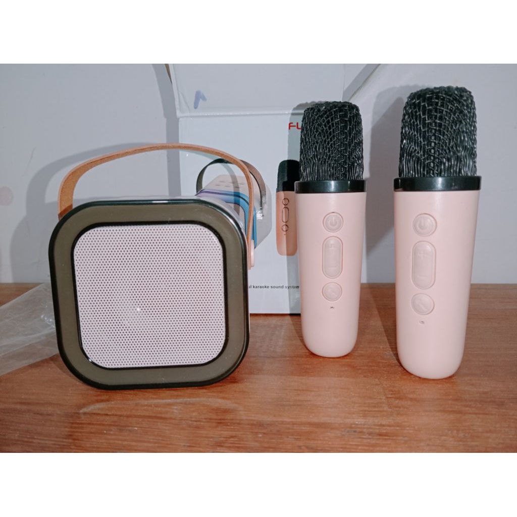 Jual Speaker Karaoke Wireless 2 Mic 1 set karaoke speaker Mini Wireless ...