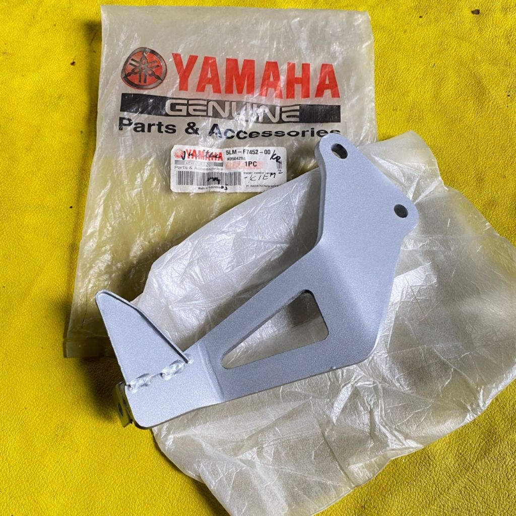 Jual Dudukan postep Footstep belakang kiri yamaha jupiter lama original ...
