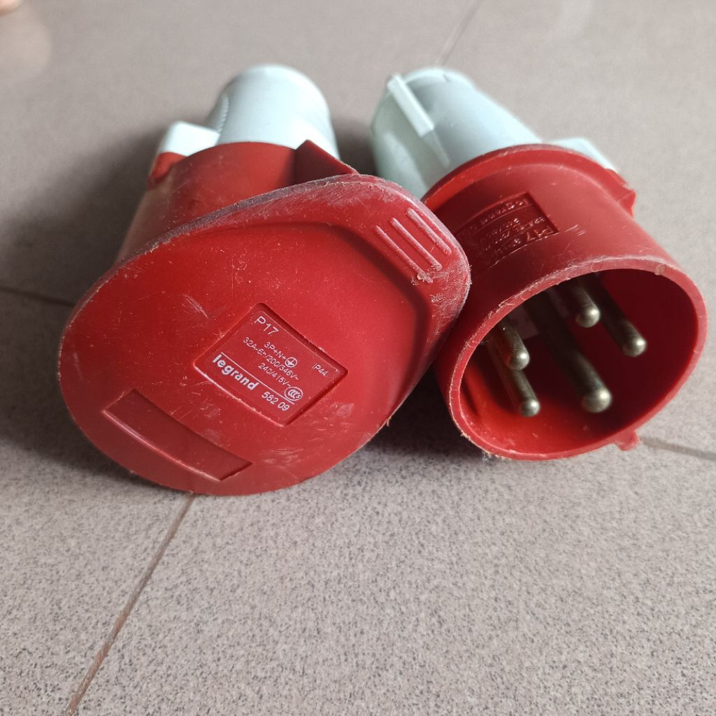 Jual SOCKET GENSET LEGRAND 1 SET 32A 5 PIN BEKAS NORMAL | Shopee Indonesia