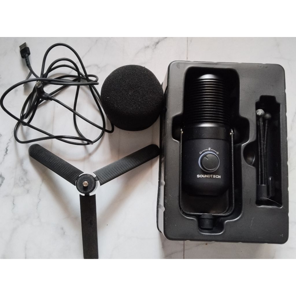 Jual Microphone Soundtech 2.1 USB (like new) | Shopee Indonesia