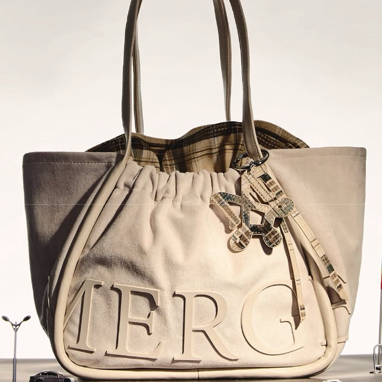 Jual Merge A Day Bag Medium in Suede Tas Wanita Terbaru Shiulder Bag ...