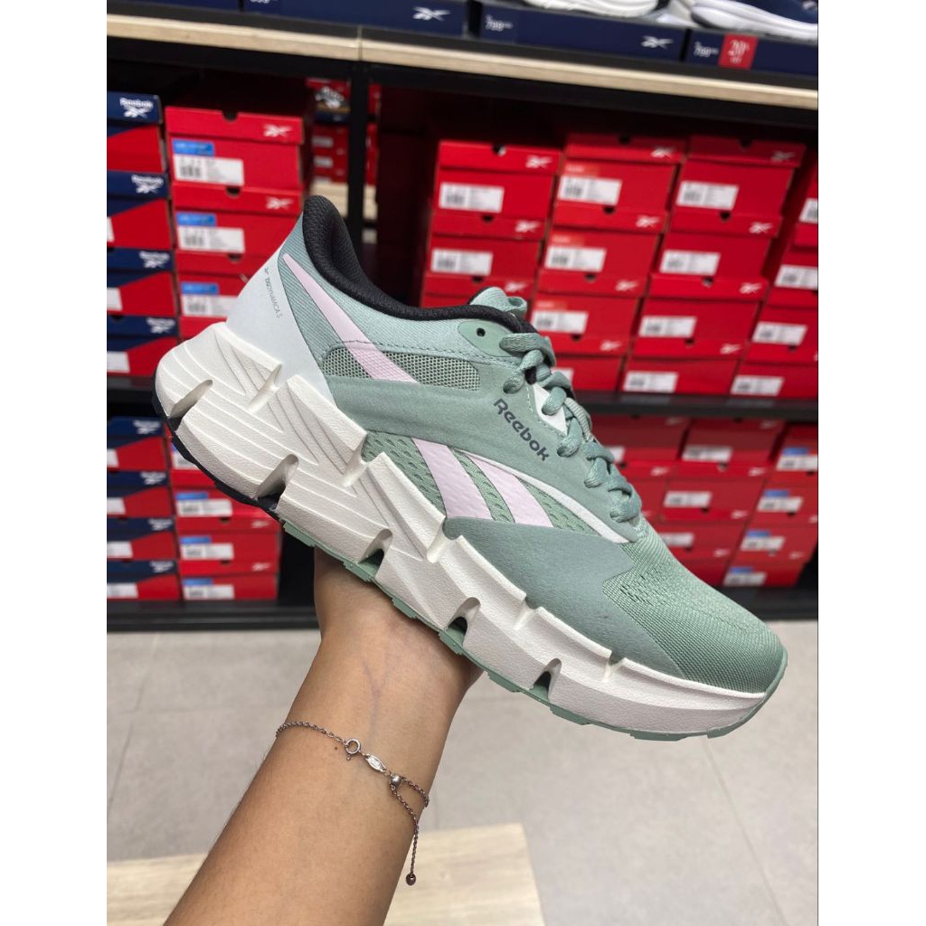Jual Sepatu Running Wanita Reebok Zig Dynamica Shoes Original | Shopee ...
