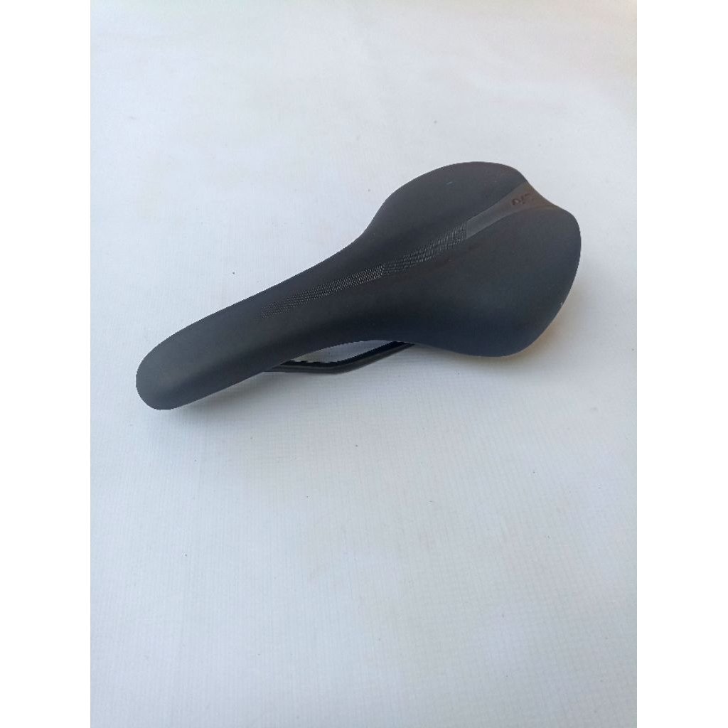 Jual Liv Saddle Carbon Original / jok sepeda bmx fixci road bike ...