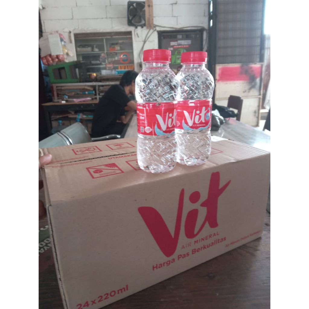 Jual Vit Mini Imut 220 Ml Isi 24 Botol Kemasan Praktis Dan Simple ...