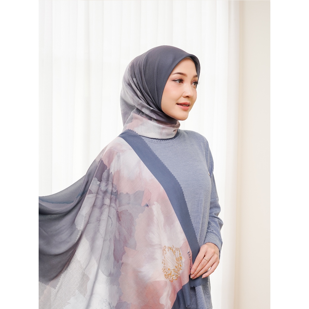 Ederra Poppy Scarf Hijab Segi Empat Hijab Motif