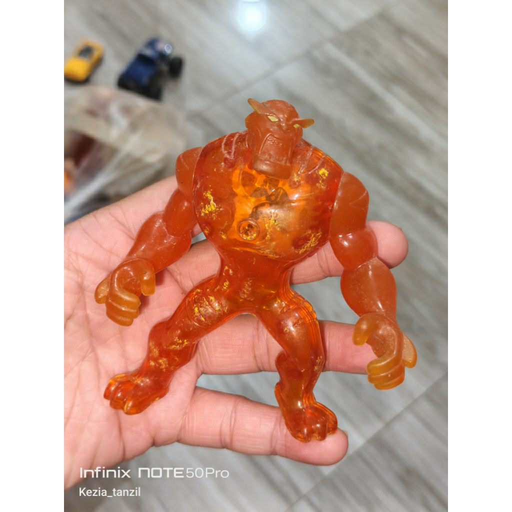 Ben 10 BEN35710 Ben10 Tiger Action Figures-Rath, meerkleurig, 18,8 x 5,5 x 23 cm