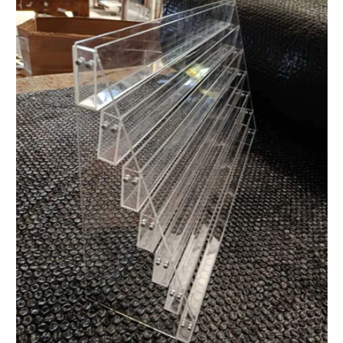 Jual Custom Display Brosur Akrilik 4 Tingkat | Display brosur 4 tingkat ...
