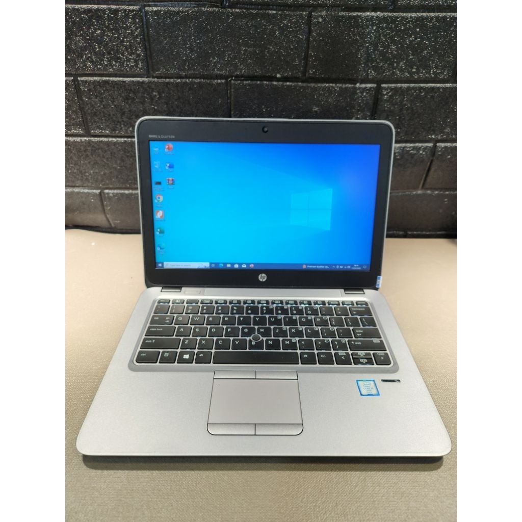 HP EliteBook 820 G3 - PC portátil (12,5 pulgadas, Core i3-6100U, 2,30 GHz, 8 GB de RAM, SSD de 128 GB SSD, WiFi, Windows 10, AZERTY teclado). Modelo muy rápido (reacondicionado