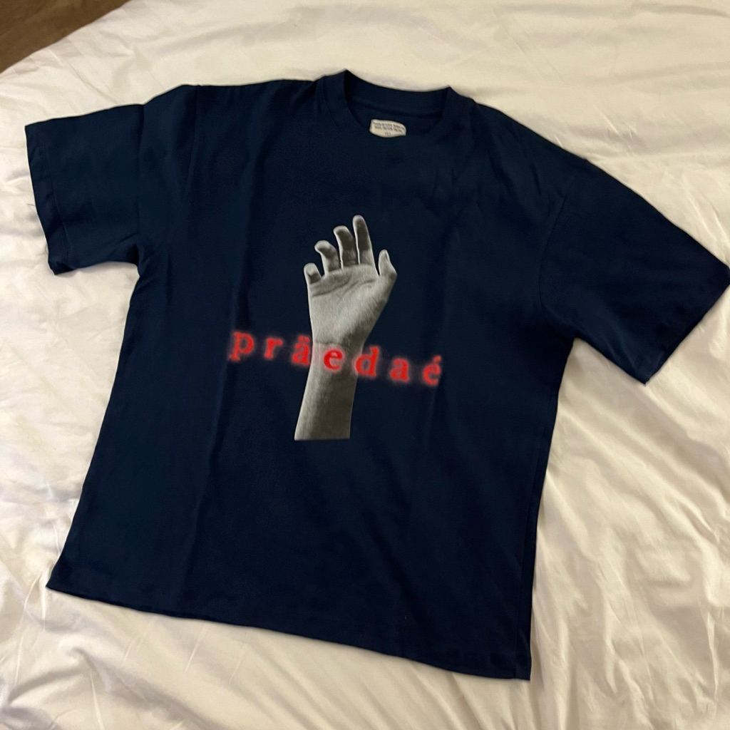 Jual Praedae Studio - Hopeless Romantic Navy Tee | Shopee Indonesia