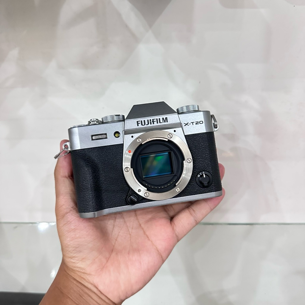 Jual FUJIFILM XT-20 XT20 BODY ONLY GOOD CONDITION ORIGINAL COCOK BUAT ...