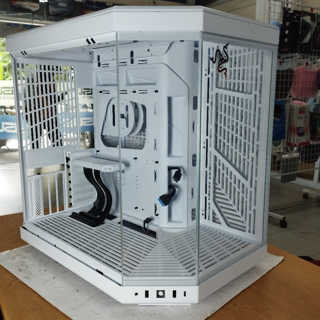 Jual Casing PC HYTE Y70 SNOW WHITE Case Komputer dengan PCIE 4x Riser ...