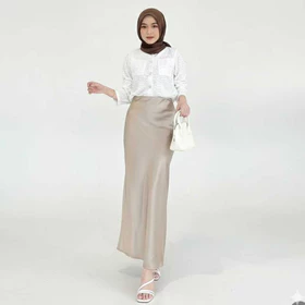 Rok Satin Mermaid A Line Wanita Dengan Bahan Nyaman Dan Shining Body Goal