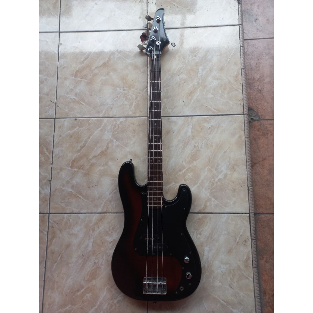 Jual bass merk samick type precision bass asli original made in korea ...