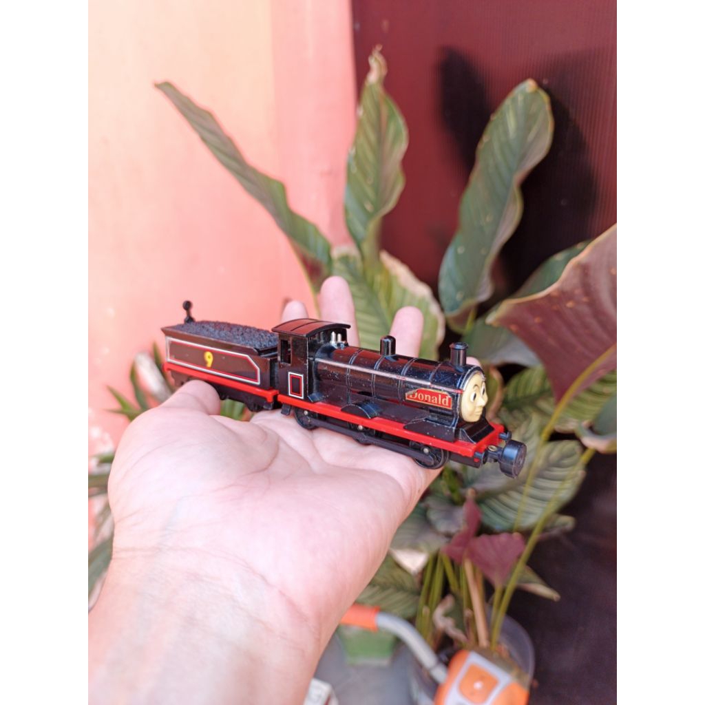 Jual Diecast Rare BANDAI Donald Engine Thomas & Friends Engine ...