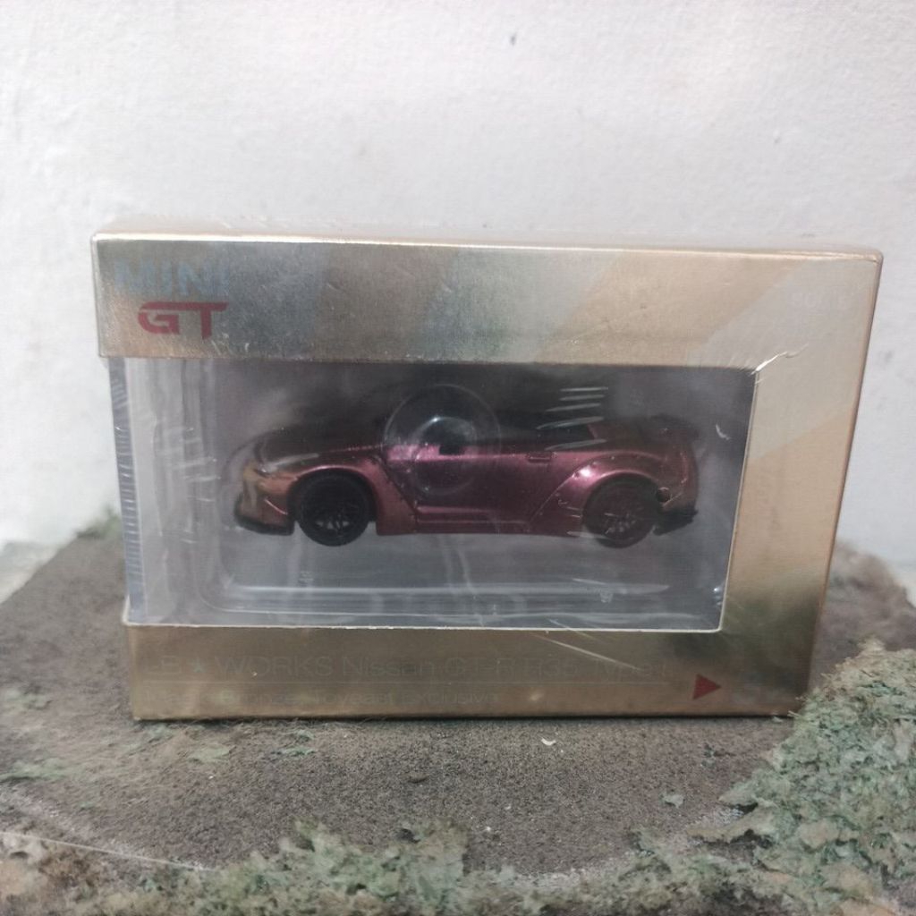 Jual Mini GT// 32 LB-Works Nissan GT-R R35 Type 1 Magic Bronze, Toyeats ...