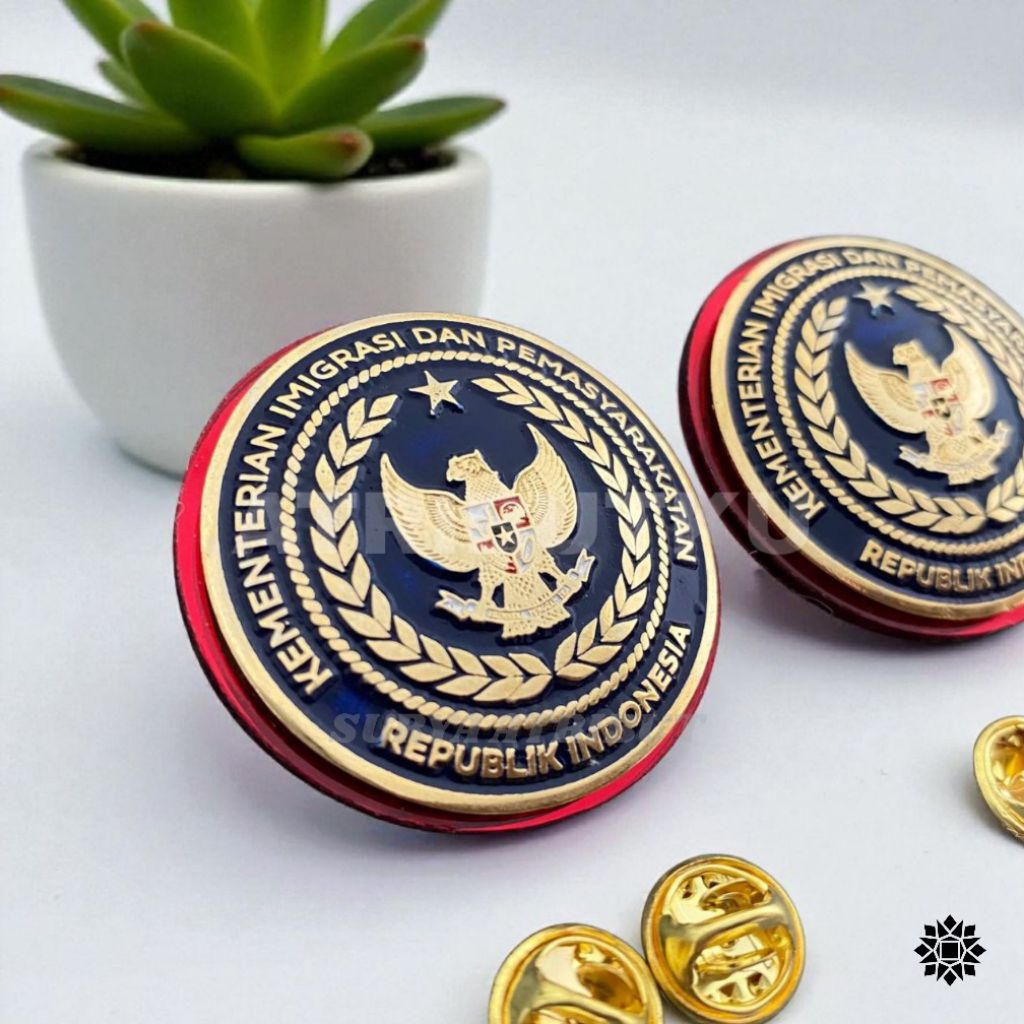 Jual Pin Kemenimipas | Pin Roda Imigrasi | Kementrian Imigrasi Dan ...