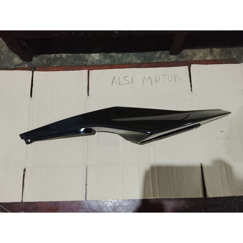 Jual cover body belakang R15 old kanan original second/cover body R15 ...