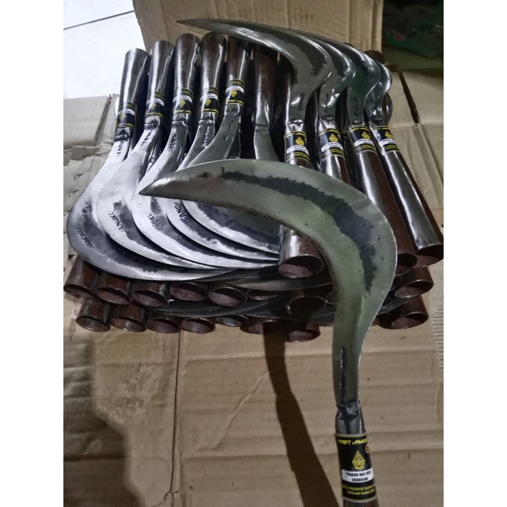 Jual sabit rumput berhandle besi pipa anti copot dan awet | Shopee ...