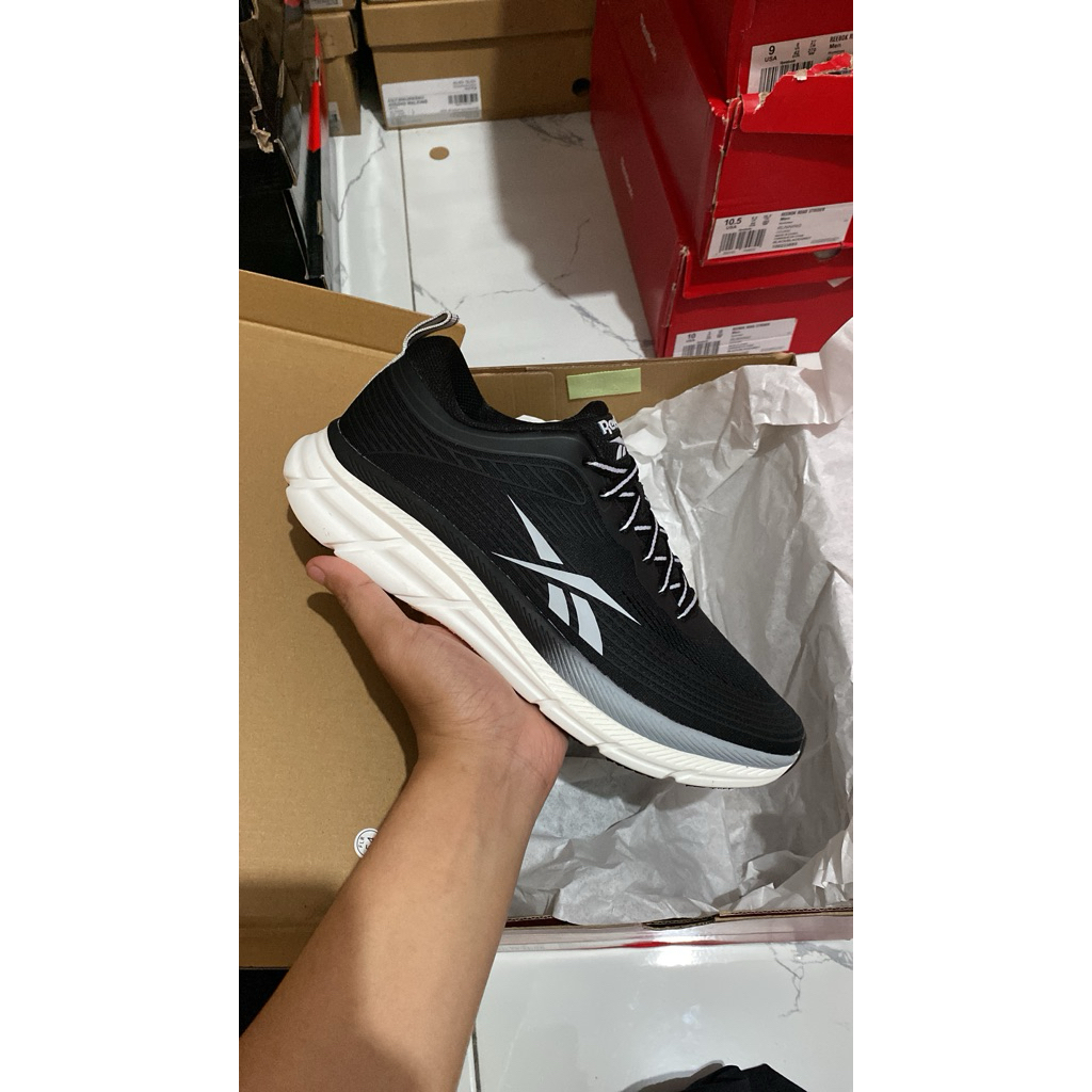 Jual sepatu Reebok ROAD STRIDER Original BNIB | Shopee Indonesia