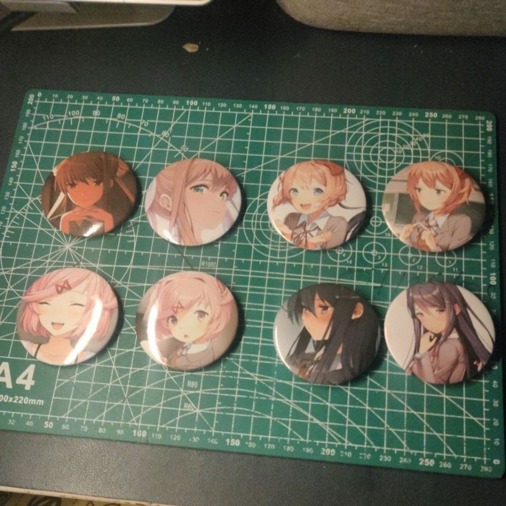Jual Doki Doki Literature Club! DDLC Pins 5.8cm Sayori Natsuki Yuri ...
