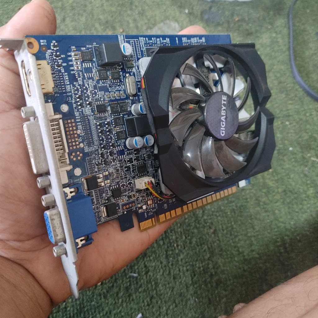 Jual VGA card gigabyte nvida geforce gt 420 gt420 kondisi rusak artefak ...