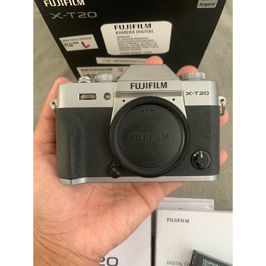Jual Fujifilm XT20 Body Only Fullset ex FFID | Shopee Indonesia