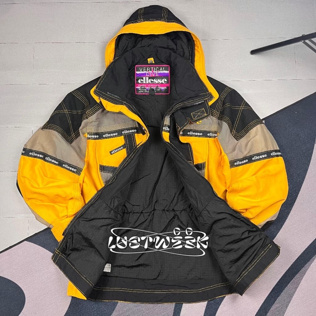 Jual Ellesse Vertical Dive Vintage Ski Jacket | Shopee Indonesia