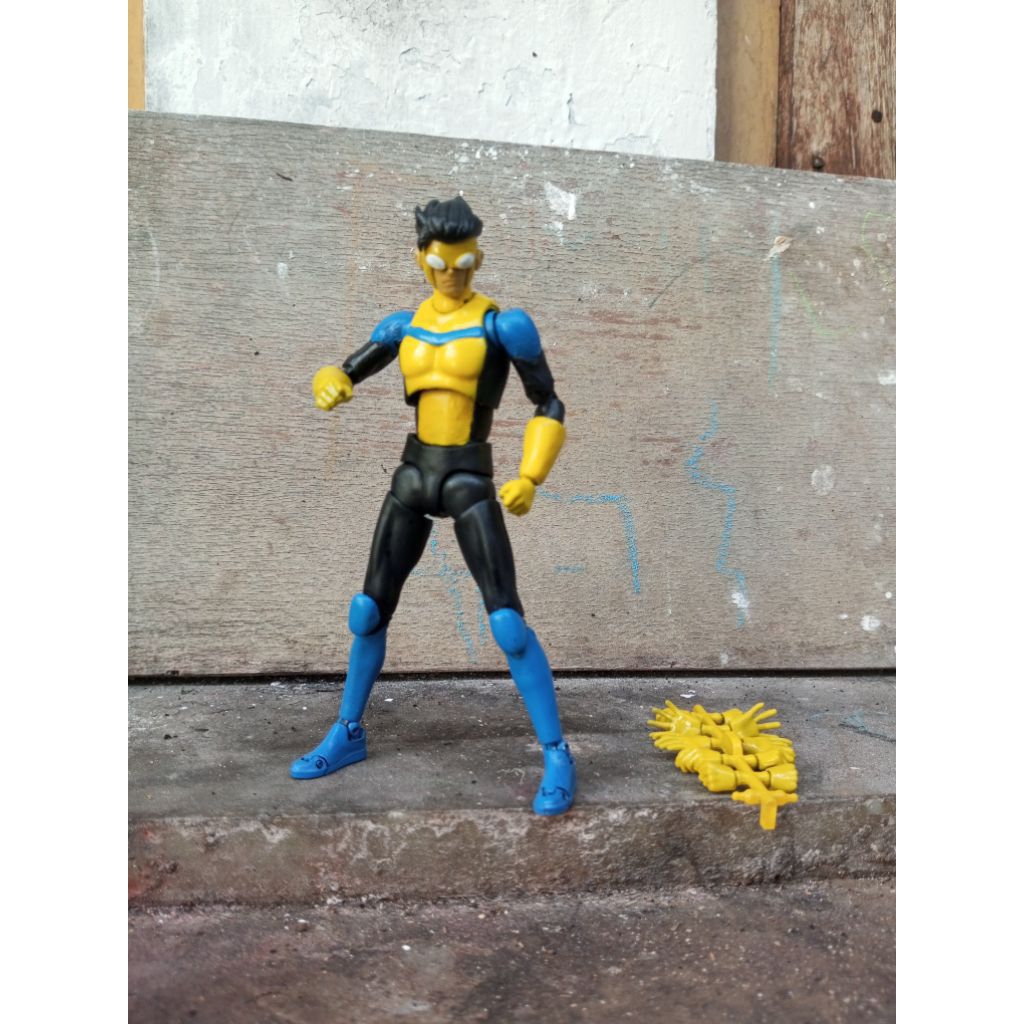 Jual Mafex mark the invincible # action figure custom kitbash 1/12 ...