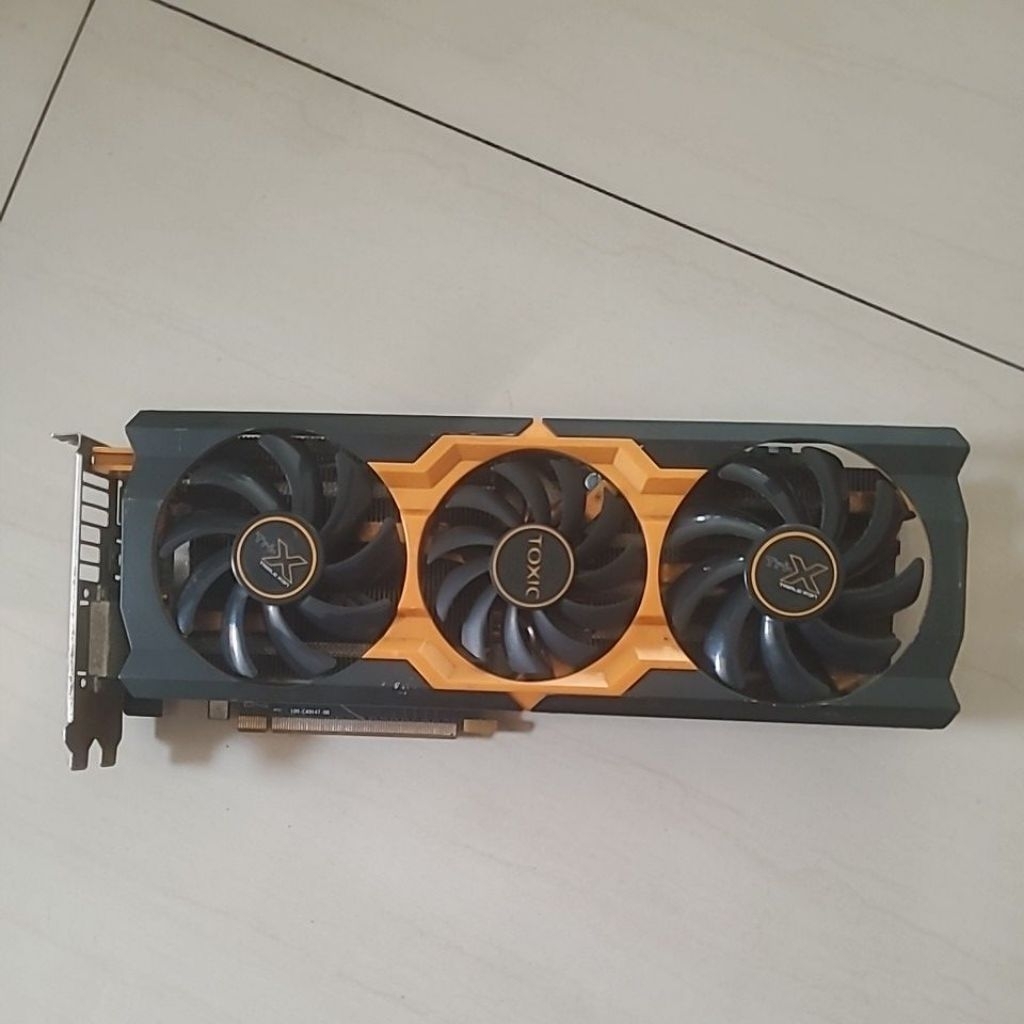 Jual vga sapphire r9 200 270x original no display | Shopee Indonesia