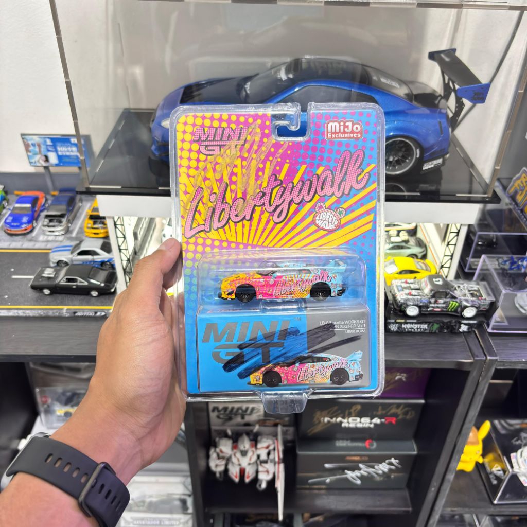 Jual MINI GT LB-SILHOUETTE NISSAN GTR R35 KUMA EDITION SIGNED LBWK TEAM ...