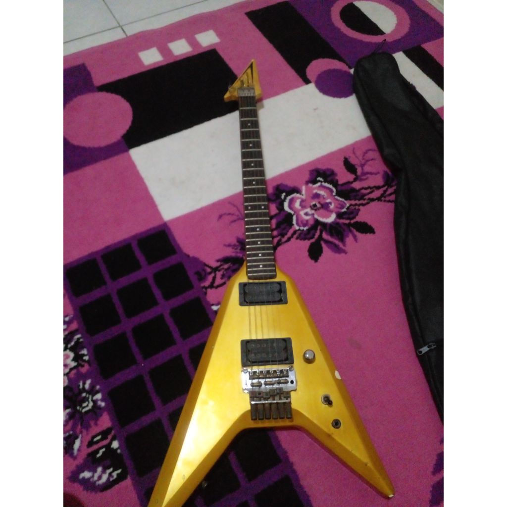 Jual GRECO TUSK DEVICE FLYING V GTV60 HEADLESS MADEIN JAPAN 1984