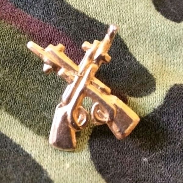 Jual pin silang senjata abri pin senapan jadul pin tentara jadul tahun ...