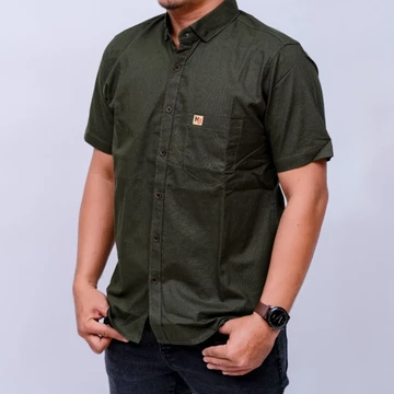 Blackmeet Kemeja Polos Pria Lengan Pendek Katun Premiun Adem Nyaman