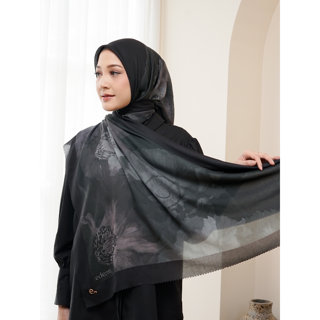 Ederra Poppy Scarf Hijab Segi Empat Hijab Motif