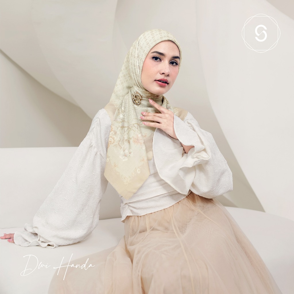 Seradia Hijab Segi Empat Motif Kasihé Collection Seradia X Dwi Handa