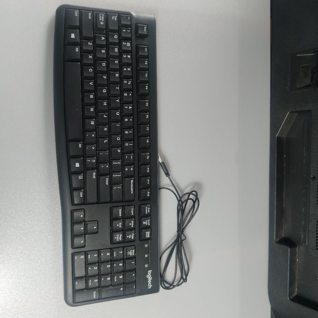 Jual keybord Logitech USB second original | Shopee Indonesia