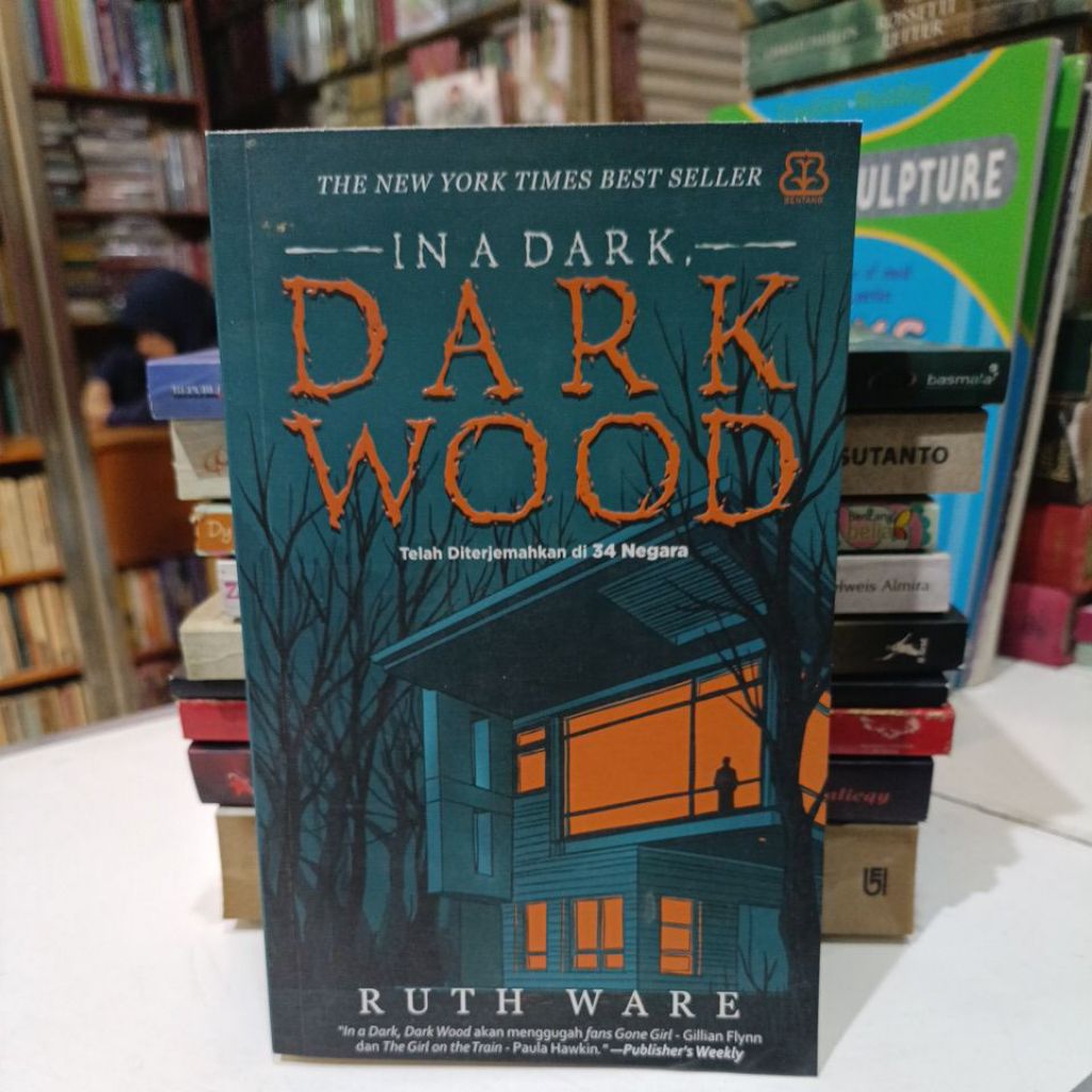 Jual Novel In A Dark , Dark Wood - Ruth Ware ( Original ) | Shopee Indonesia