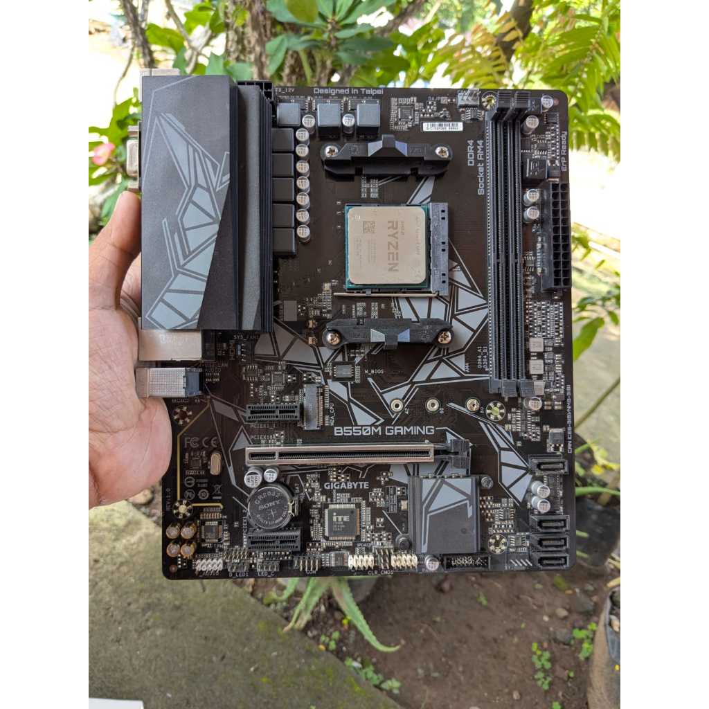 Jual Paket Proci Ryzen 5 5600 + Mobo Gigabyte B550M Gaming | Shopee ...