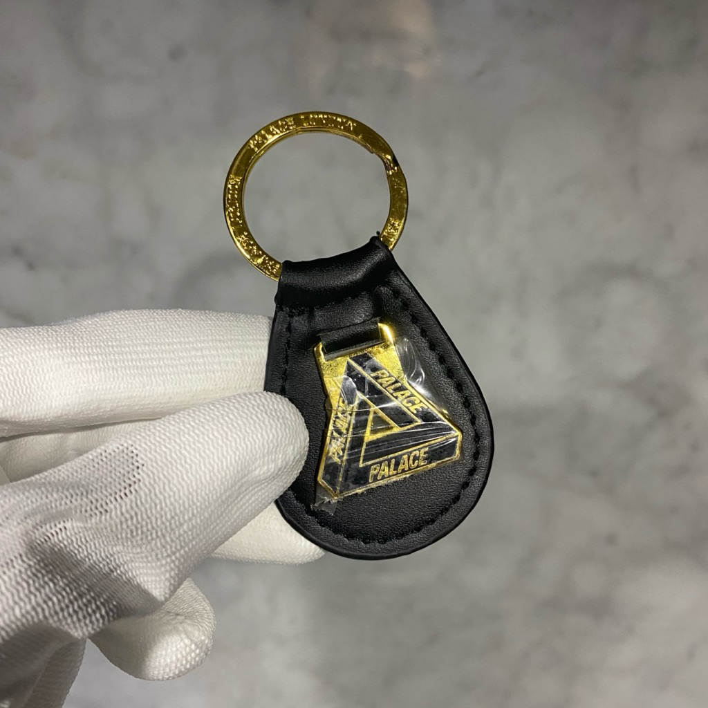 Palace TRI-FERG KEYRING (ステッカー付き) Jual PALACE Skateboards Tri-Ferg Leather Keyring Gantungan Kunci