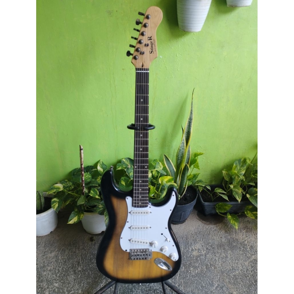 Jual GITAT LISTRIK ORIGINAL STINGER STRATOCASTEE SECOND MULUS SEPERTI ...
