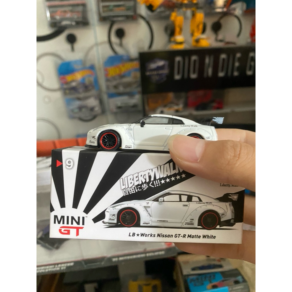 Jual Mini GT #9 Nissan GT-R R35 Matte White (SIGN HYUMA) | Shopee Indonesia