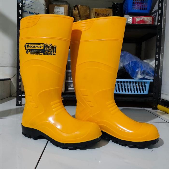 Jual Sepatu boots safety karet Besi pelindung Merk GOSAVE TERALION 42 ...