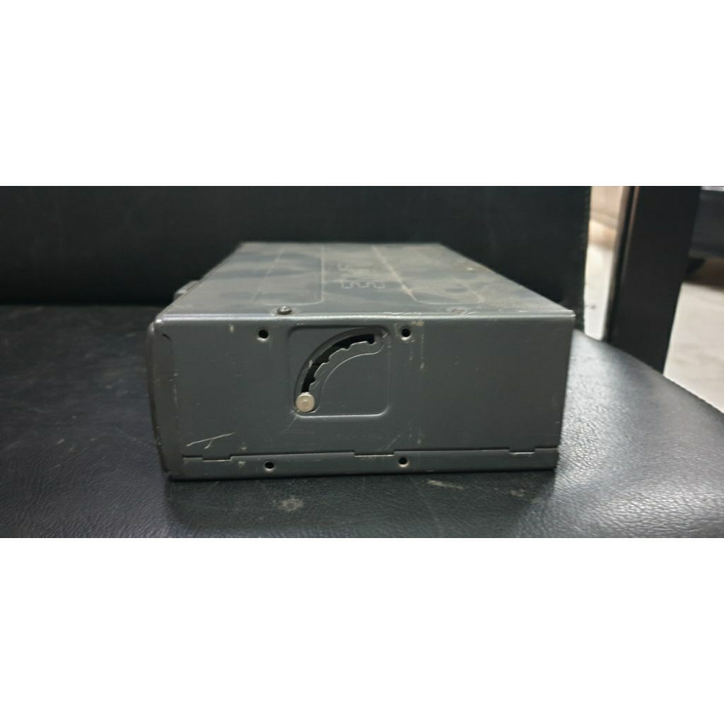 Jual CD changer Alpine 5960 audio mobil jadul isi 6 untuk sparepart ...